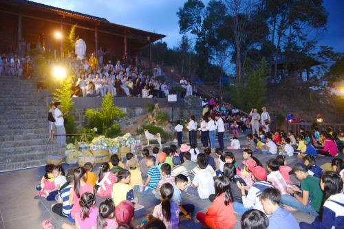 Chuyến từ thiện tại Pháp Ấn Sơn